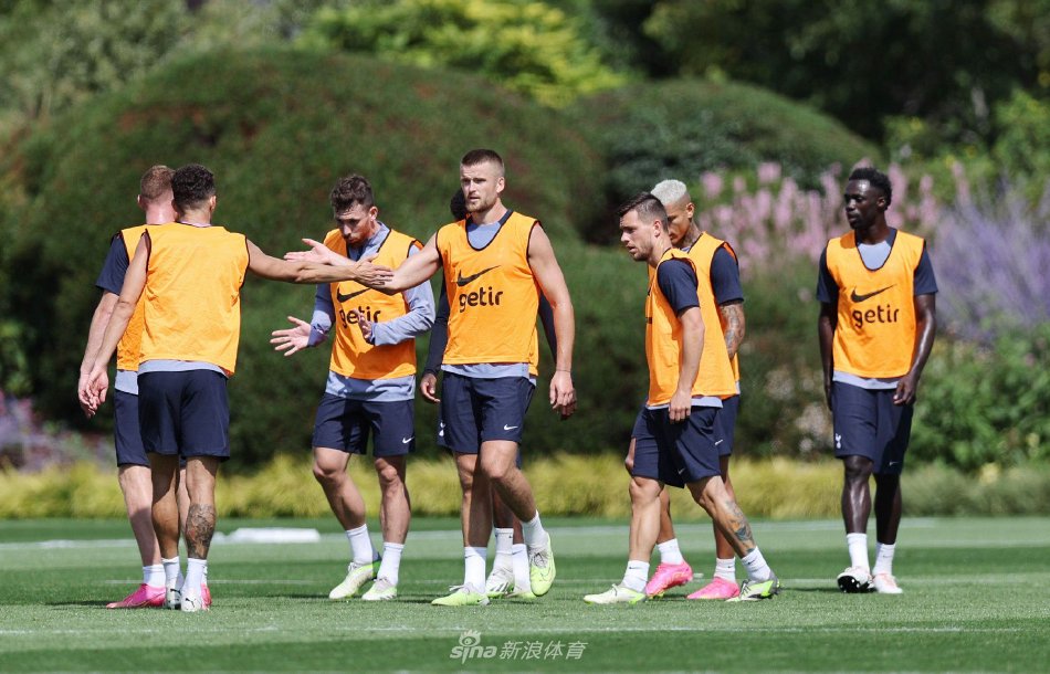 正是他在C 正是他在C