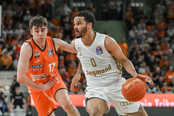 中国足球正 中国足球正